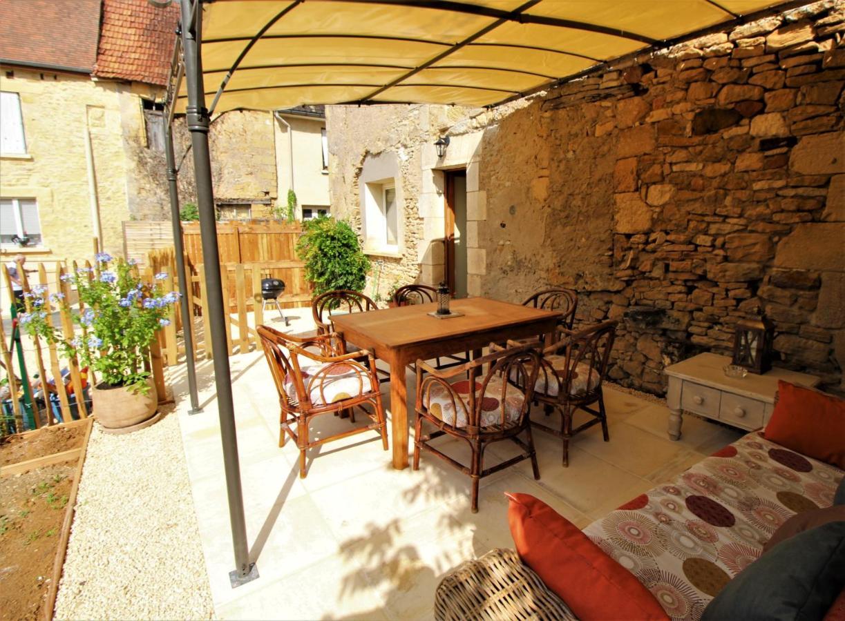 Joli Gite Pour 5 Personnes : Chez Cherrie Saint-Julien-de-Lampon Exterior foto